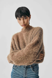 SURI ALPACA CROP JUMPER CAMEL