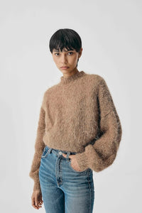 SURI ALPACA CROP JUMPER CAMEL