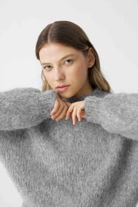 SURI ALPACA CROP JUMPER GREY