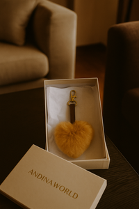 KEYCHAIN HEART BABY ALPCA CAMEL
